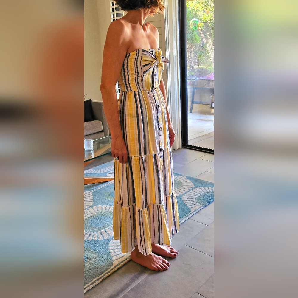 Dress - Picture 2 of 3